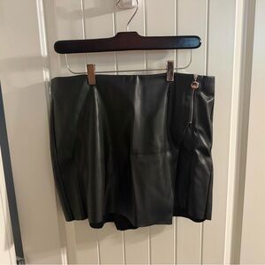 ZARA Black Faux Leather Mini Skirt with decorative Side Zip / slit